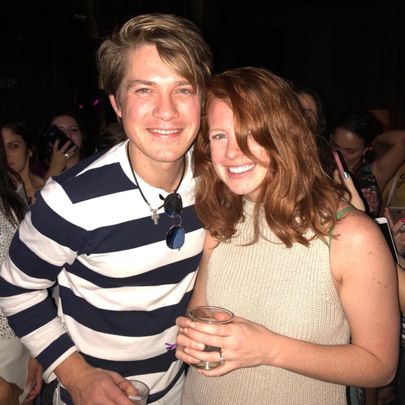 🐚 Meet Your Posher, Kate 🌴 - Picture 6 of 7